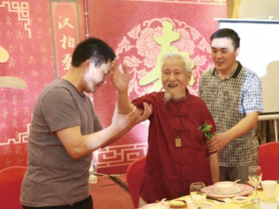 陳達農與古錢幣
